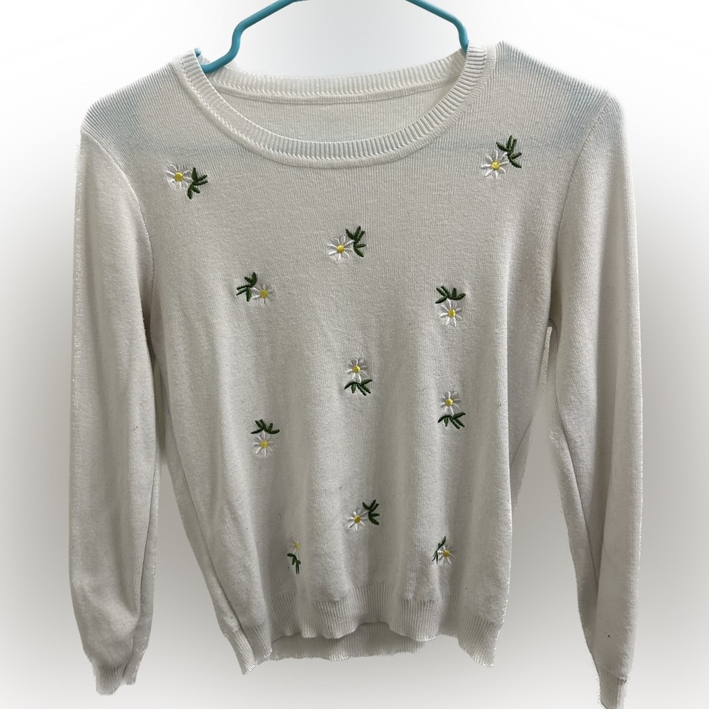 White Daisy Sweater